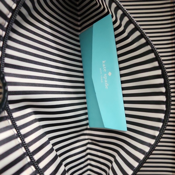 Authentic KATE SPADE Large Tote with HEART DETAIL - Picture 15 of 16